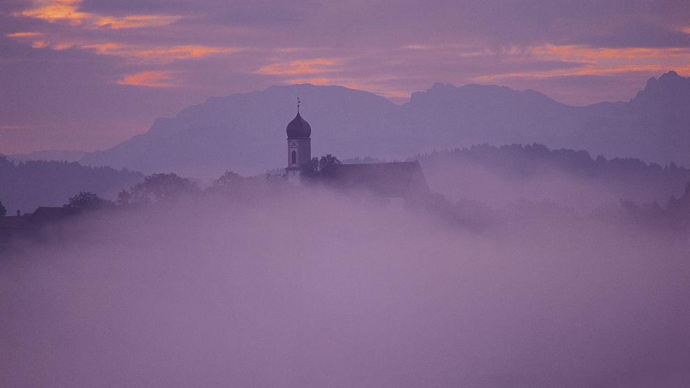 Seeg Kirche Nebel Mystik